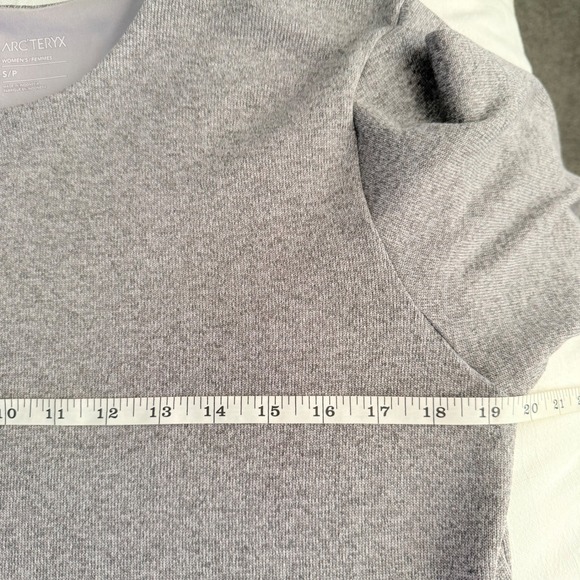 Arc'Teryx Women's Laina sweater Crew Neck size small purple/gray - Picture 9 of 10